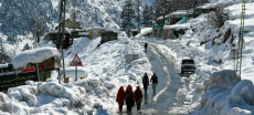 Snowfall Brings Cold Weather Back to Gilgit-Baltistan