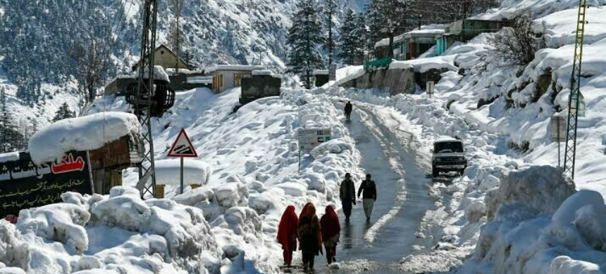 Snowfall Brings Cold Weather Back to Gilgit-Baltistan