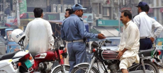 Lahore Traffic Police Intensify Action As Helmet Rule Deadline Ends