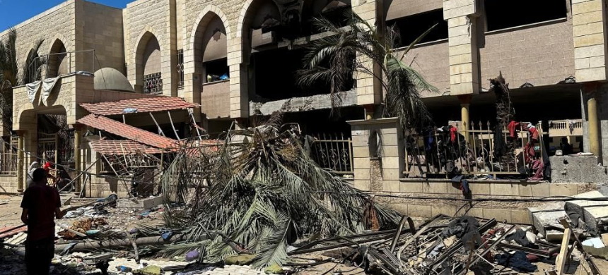 Israeli Airstrikes Strike Café, School, and Hospital in Gaza, Resulting in 95 Casualties