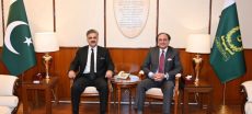 CJP Afridi Meets Finance Minister, Discusses Tax-Related Cases
