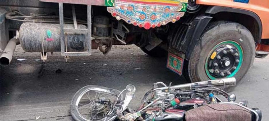 Motorcyclist Killed After Speeding Bus Accident in Karachi’s Manghopir