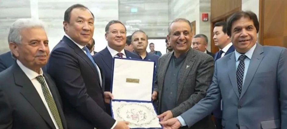 Minister Aleem Khan Reviews Trade And Connectivity With Kazakhstan Delegation