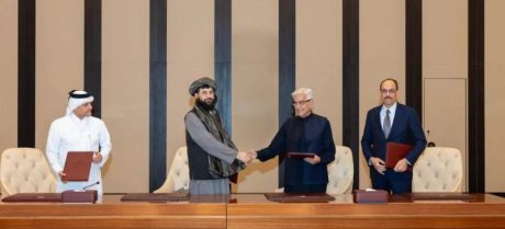 Pakistan Defence Minister Warns of War Against Afghanistan if Doha Talks Fail