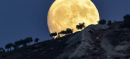 Pakistan amazed as 2025’s first supermoon lights up the sky