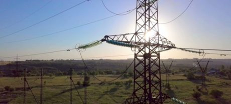 Govt to Reduce Power Tariffs for Agriculture and Industry