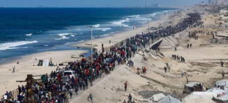 Palestinians Head Back to Gaza’s North Amid Fragile Ceasefire