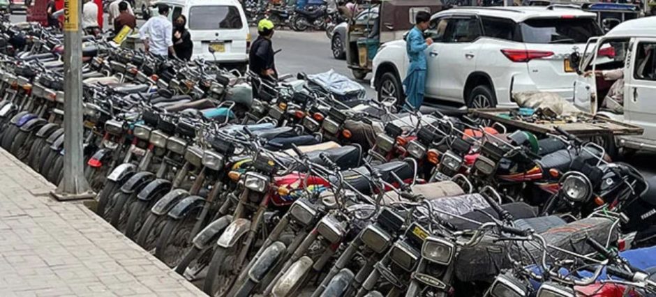 Karachi DIG Traffic Fined Rs10,000 Under New E-Challan System