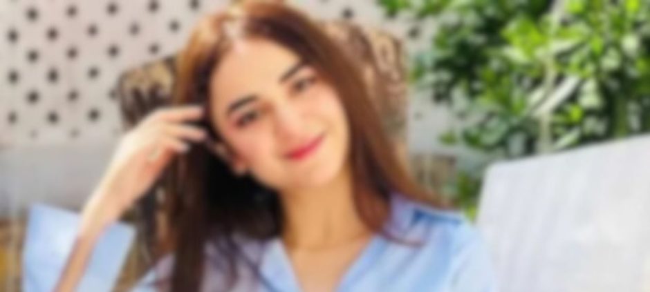 A Blur With Meaning: Yumna Zaidi’s Poised New Photo Trends
