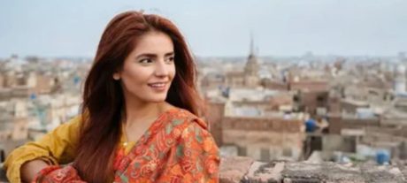 Momina Mustehsan Makes A Stunning Return On Social Media