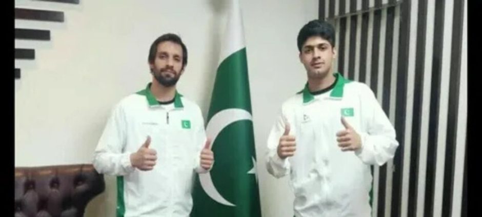 Pakistan’s Squash Duo Zaman, Irfan Storm Into Quarters