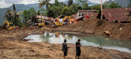 Death Toll from Indonesia's Central Java Landslides Rises to 30