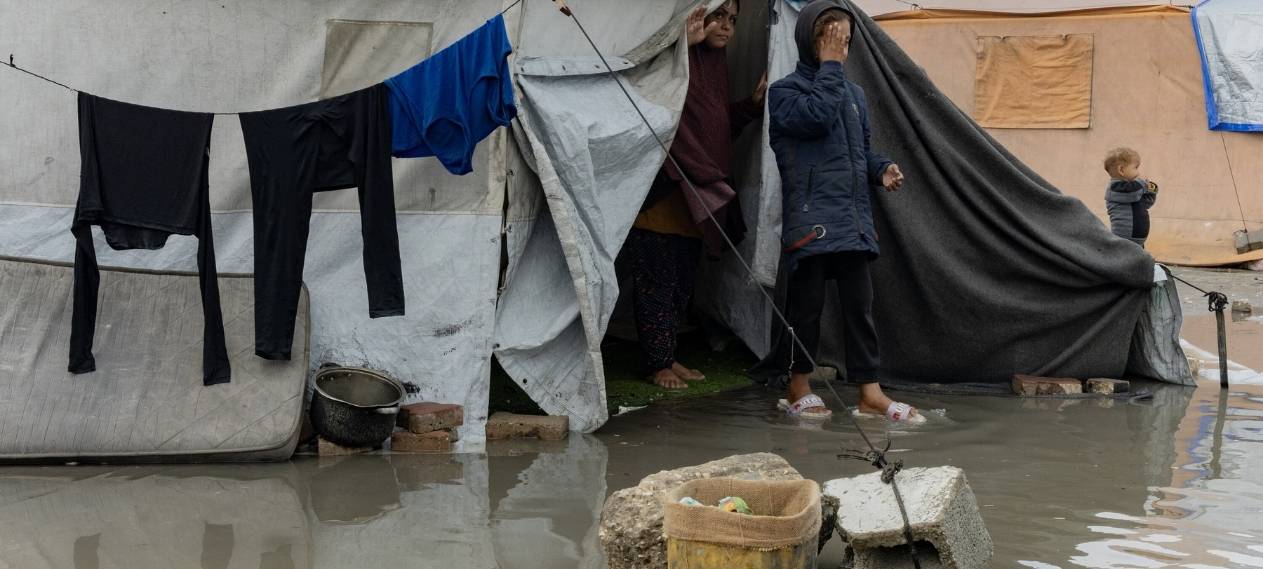 Heavy rains flood Gaza camps as winter comes