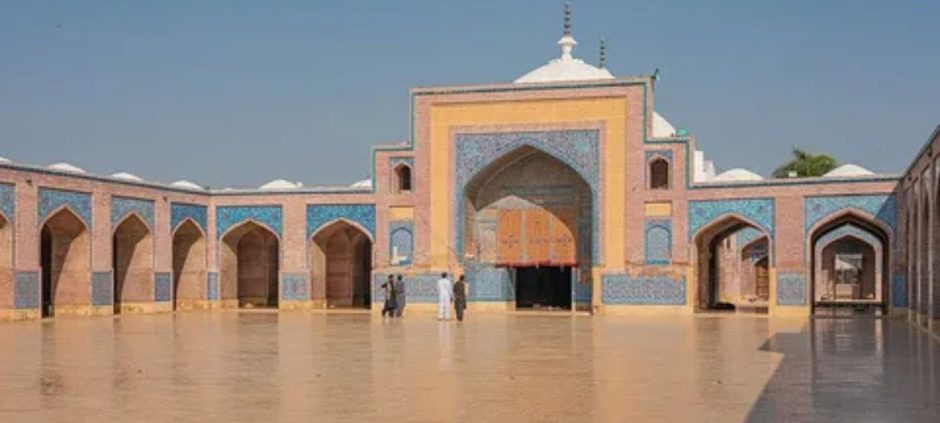 Capturing The Soul Of Shah Jahan Masjid Thatta Through Your Lens
