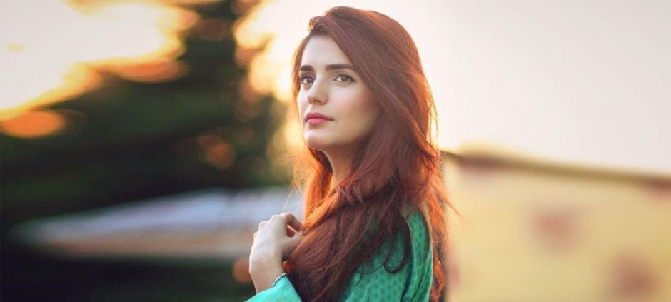 Momina Mustehsan's Simple Looks That Make A Big Statement