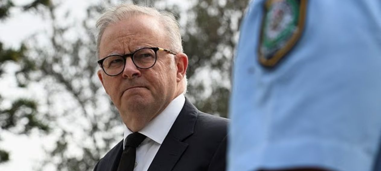 Australian PM Pushes Tougher Gun Laws After Bondi Mass Shooting Australian PM Pushes Tougher Gun Laws After Bondi Mass Shooting