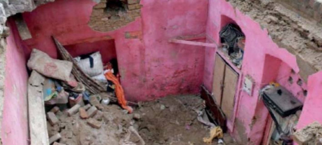 House Roof Collapse in Lahore Claims Three Lives House Roof Collapse in Lahore Claims Three Lives