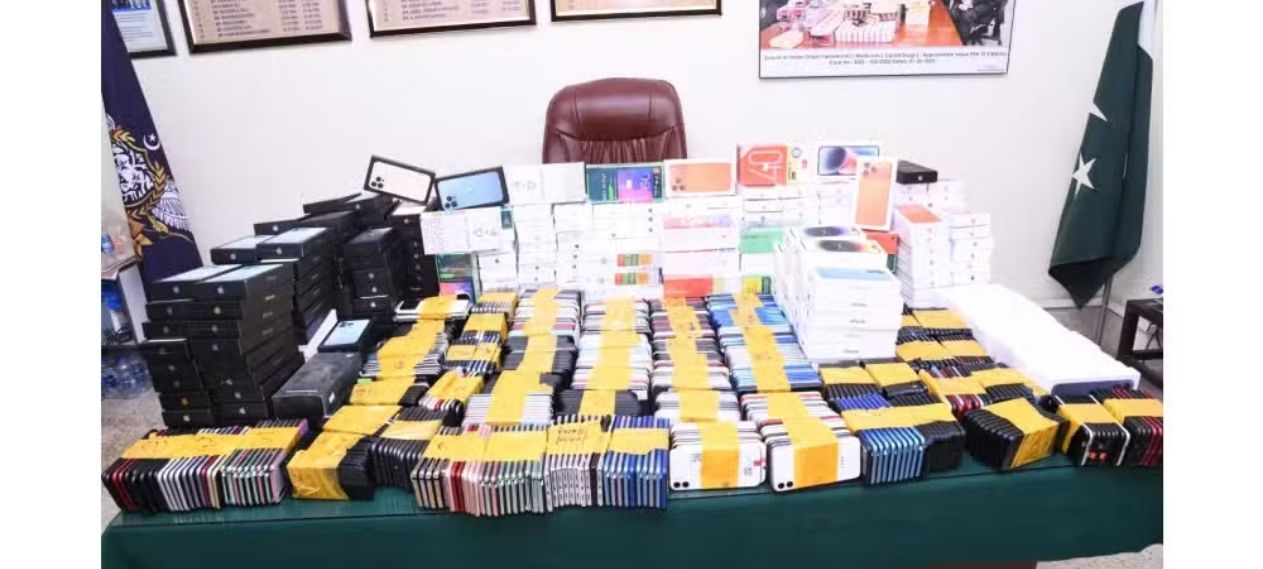 Karachi Customs Seizes Millions Worth of Illegal Mobile Phones