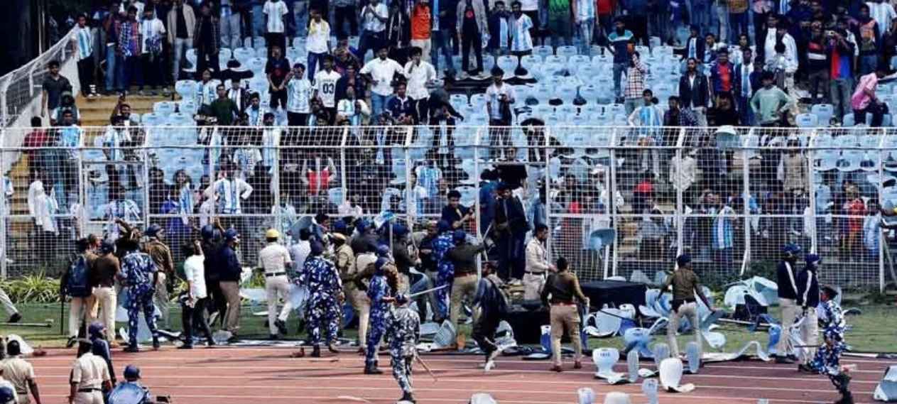 Messi’s India Visit Sparks Chaos at Kolkata Stadium (1)