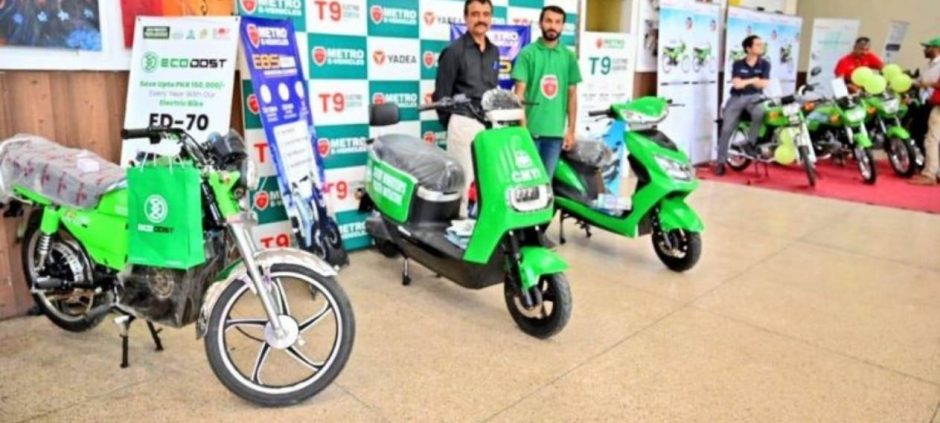 Punjab Rolls Out 100,000 Bikes and Scholarships for Students in 2026