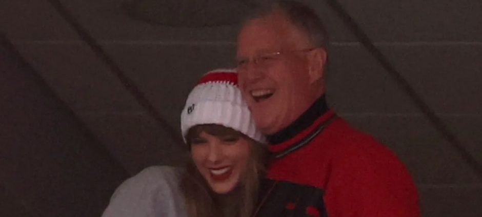 Taylor Swift Donates $1 Million to Charity Honouring Father