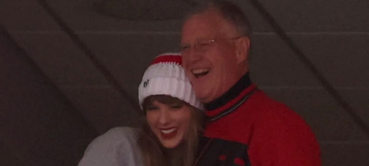 Taylor Swift Donates $1 Million to Charity Honouring Father