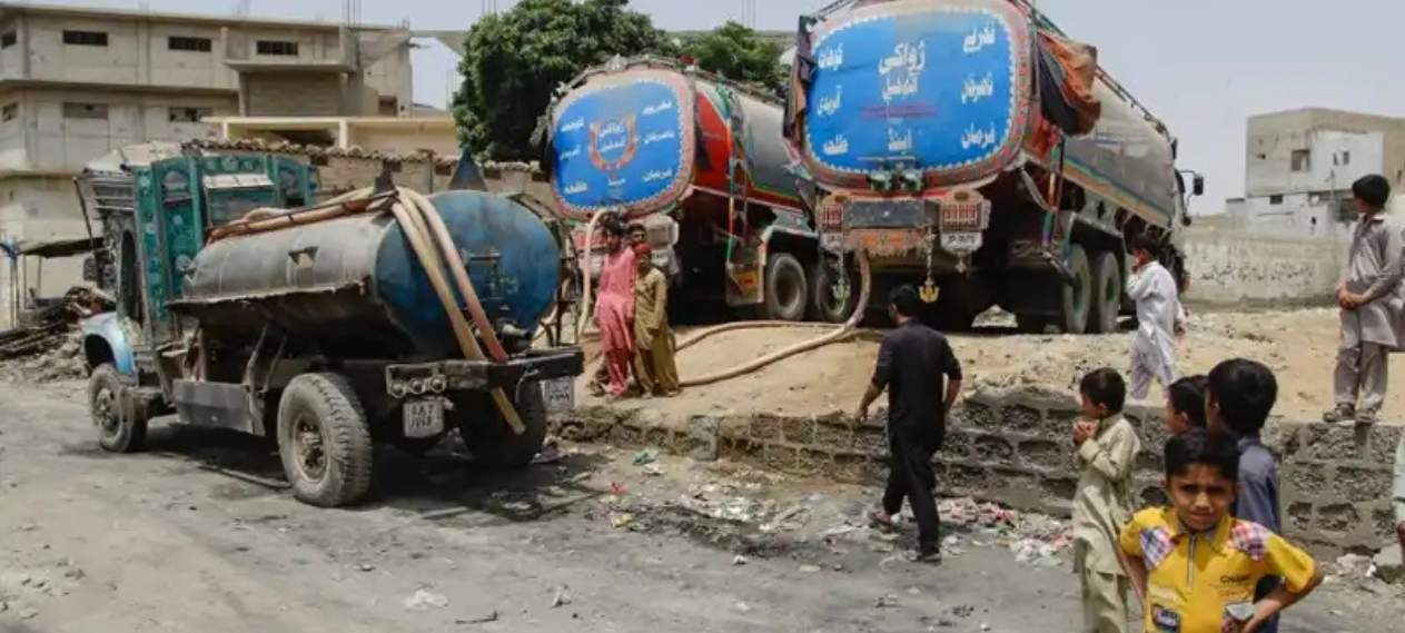 Tragic Karachi Accident: Tanker Runs Over Young Boy in Korangi
