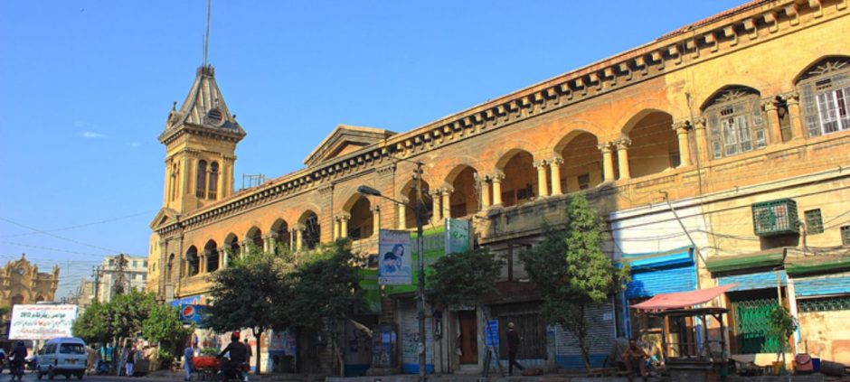 How Saddar Karachi Shops Adapt From Old Streets To Digital Wins