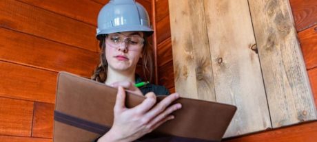 Karachi Police Book Female Sub‑Inspector Urooj Over Alleged Flat Grabbing