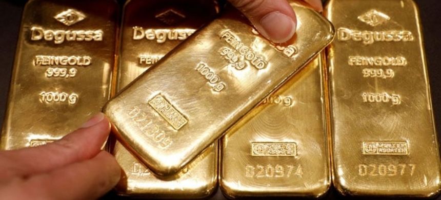 Gold Prices Fall in Pakistan Following Global Drop