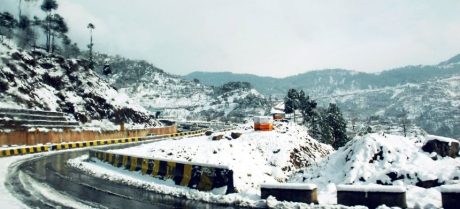 Murree Expressway Closed to Traffic Due to Heavy Snowfall