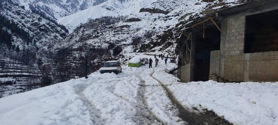 Stranded Passengers in Northern Pakistan Receive Critical Aid