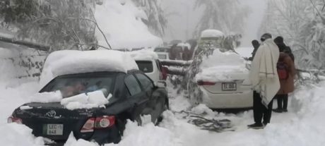 Tourists Stranded as Massive Snowfall Paralyzes Northern Areas