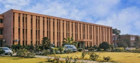 Denied Gold Medal, Scholar Takes University to Court