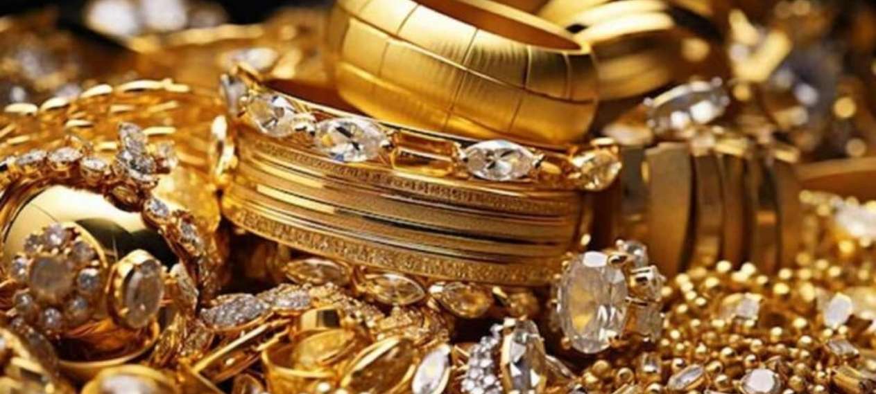 Gold Prices Surge in Pakistan Amid Global Market Gains