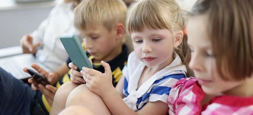 Poland Considers Banning Social Media for Under-15 Children