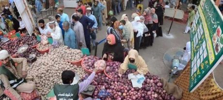 Ramadan Bazaars Open Across City Offering Discounts on Essentials