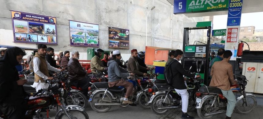 Is Pakistan Experiencing Petrol Shortage amid Global Iran-US Crisis?