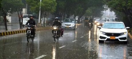 Heavy Rain, Gusty Winds Expected in Karachi This Week