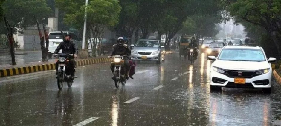 Heavy Rain, Gusty Winds Expected in Karachi This Week