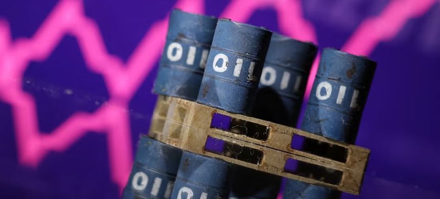 Oil Prices Plunge $32 as Sudden War Fears Fade