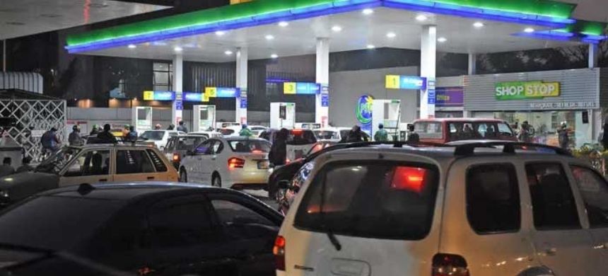 Petrol Pumps Getting Closed? Big Warning from Petroleum Dealers