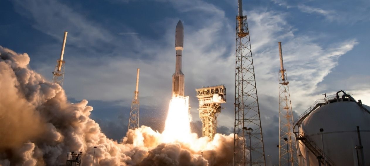 Amazon Announces $11.57bn Globalstar Acquisition to Rival Starlink