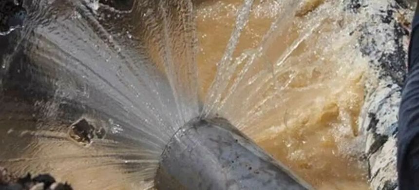 Karachi suffers water shortage after three main pipelines burst