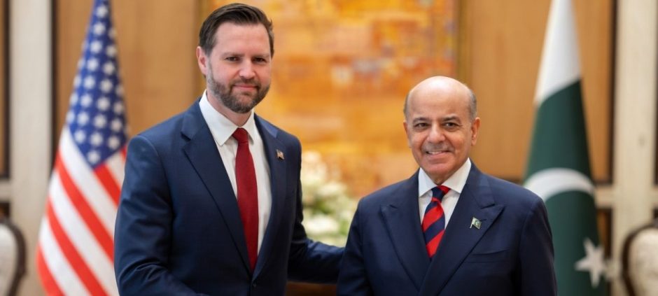 PM Shehbaz Meets JD Vance During Islamabad Talks on US-Iran Peace Efforts