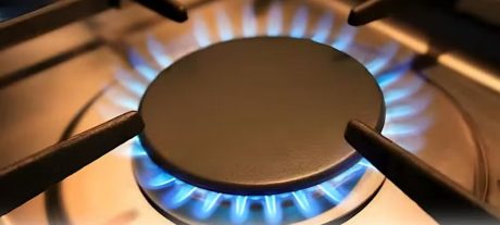 Pakistan Faces Severe Gas Shortage Amid Sharp RLNG Decline