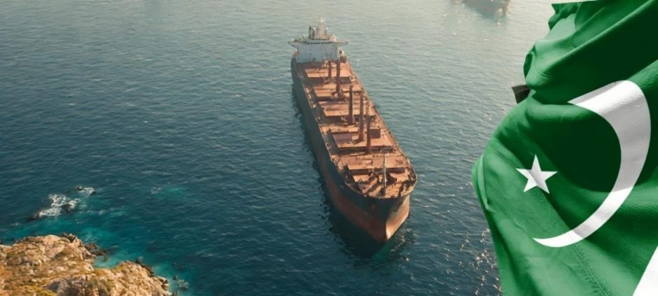 Pakistan May Let Foreign Ships Use Its Flag to Move Cargo Through Hormuz