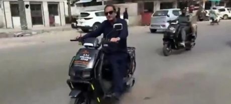 Karachi Mayor Criticized for Riding E-Bike Without Helmet