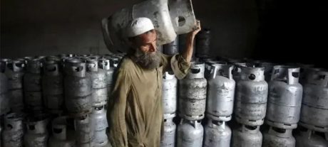 LPG Rates Surge in Pakistan Amid Hormuz Tensions