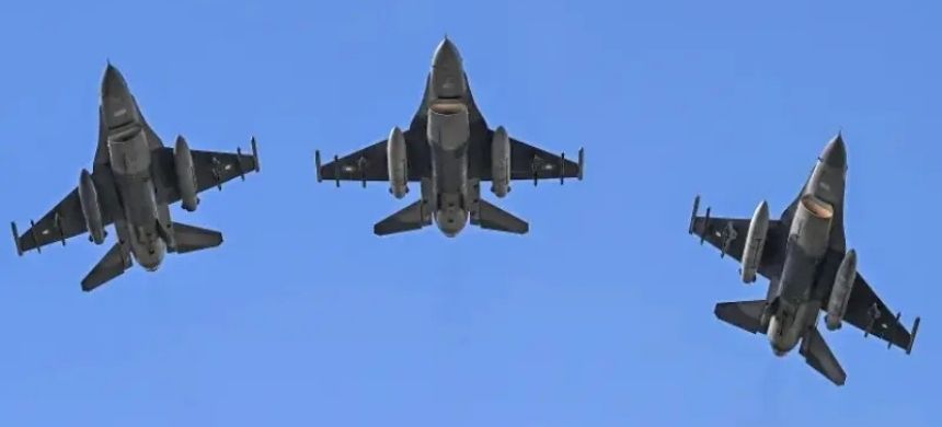 F-16